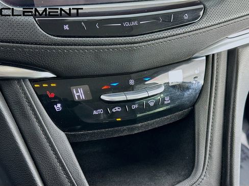 Used 2018 Cadillac XT5 Premium Luxury image 21