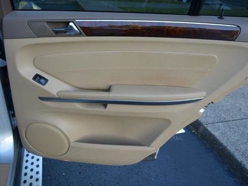 Used 2008 Mercedes-Benz GL 550 4MATIC image 16