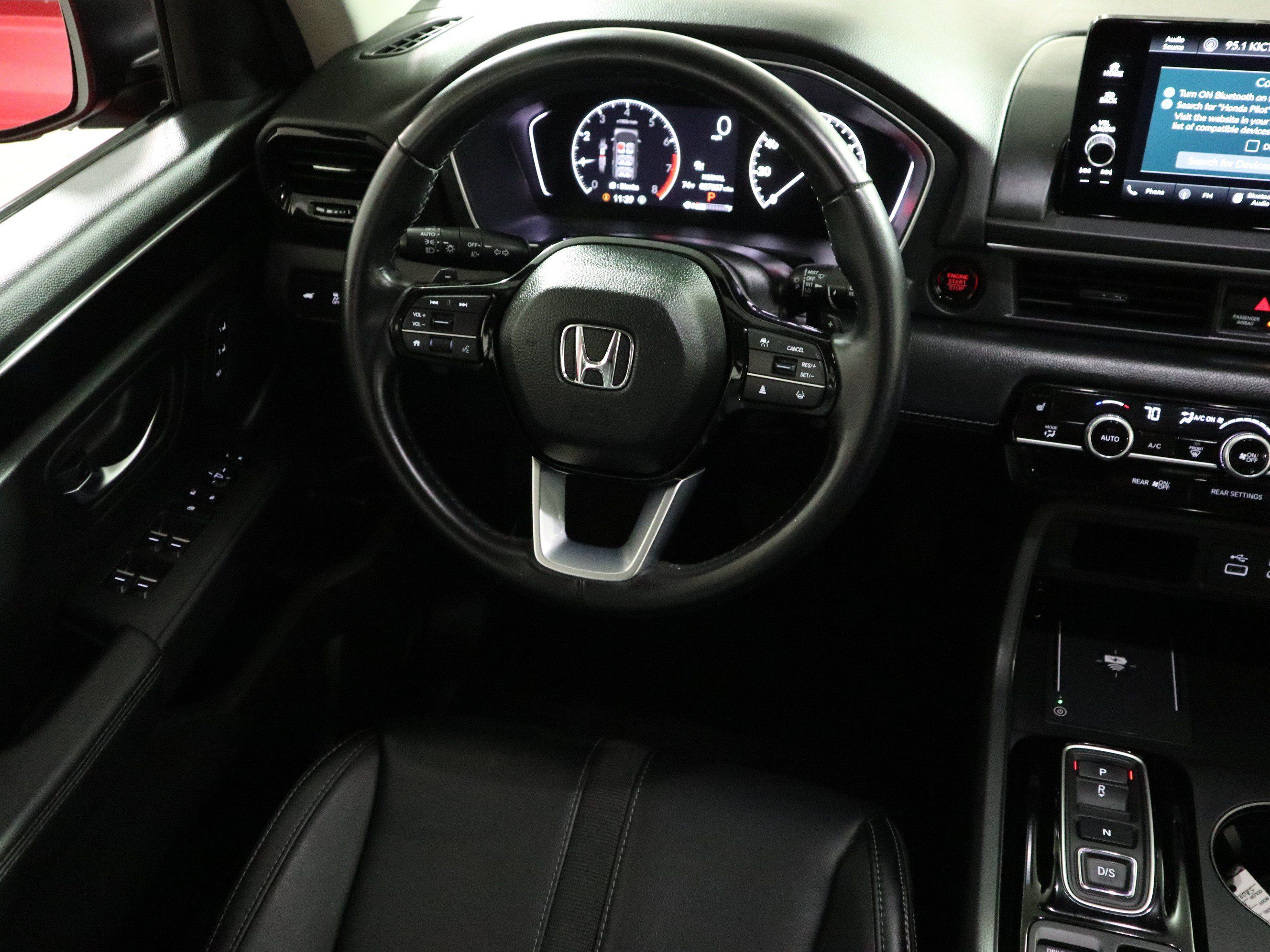 Used 2025 Honda Pilot EX-L image 16