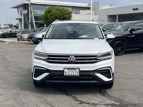 Certified 2023 Volkswagen Tiguan SE FWD image 4