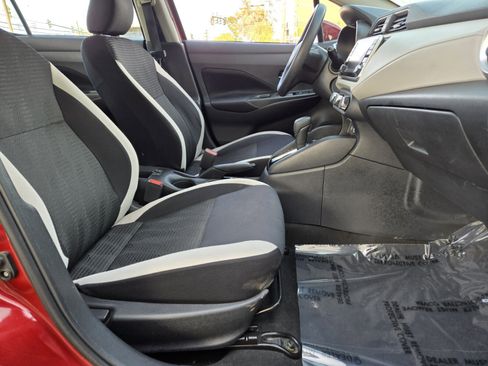 Used 2022 Nissan Versa SV FWD image 13