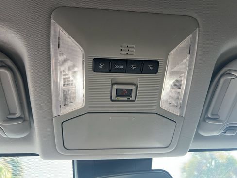 Used 2025 Toyota RAV4 XLE FWD image 27