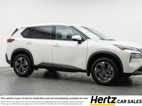 Used 2025 Nissan Rogue SV image 1