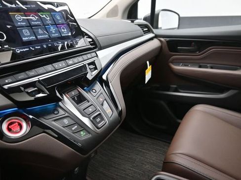 New 2026 Honda Odyssey Touring image 33