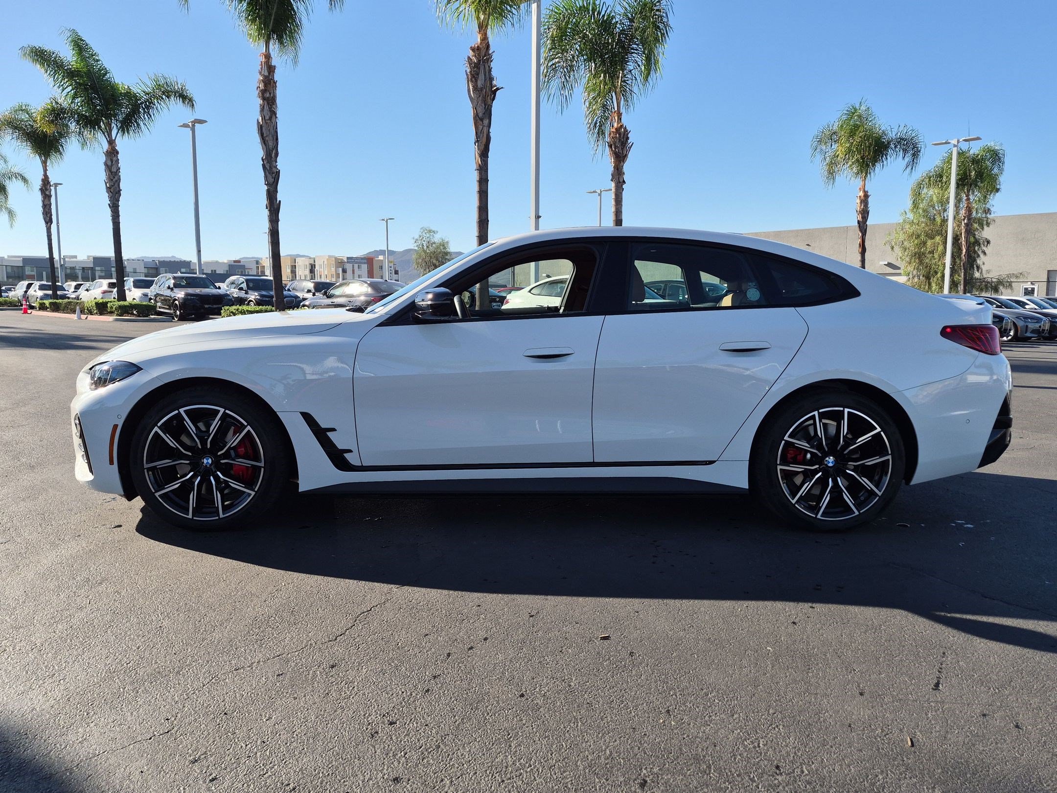 Used 2026 BMW i4 xDrive40i w/ M Sport Package AWD/4WD image 7