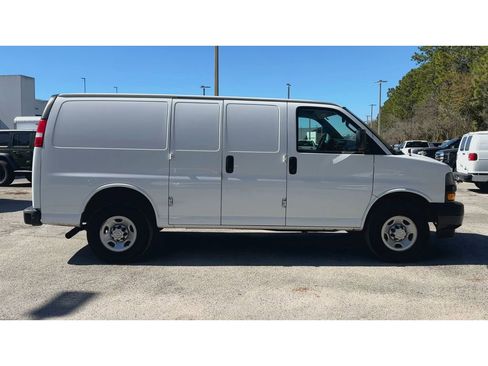 Used 2023 Chevrolet Express 2500 w/ Driver Convenience Package RWD image 5