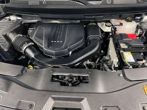 Used 2025 Chevrolet Traverse LT AWD/4WD image 43