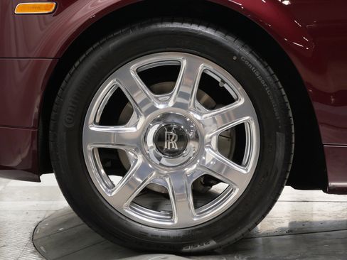 Used 2010 Rolls-Royce Phantom Sedan image 10