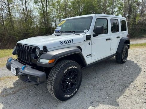 Used 2023 Jeep Wrangler Unlimited w/ Cold Weather Group AWD/4WD image 3