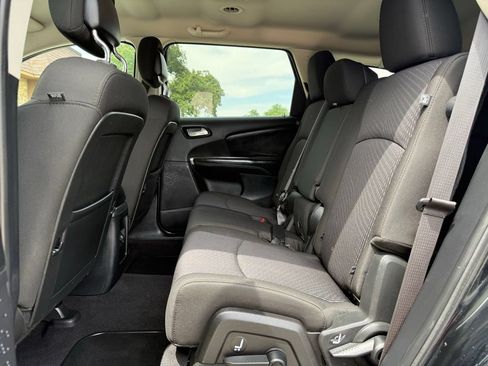Used 2019 Dodge Journey SE w/ Premium Group FWD image 10