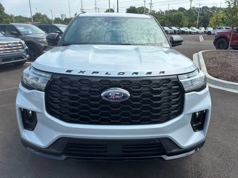New 2026 Ford Explorer ST-Line w/ ST-Line Street Pack AWD/4WD image 12