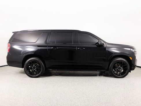 Used 2022 Chevrolet Suburban RST w/ Luxury Package image 10