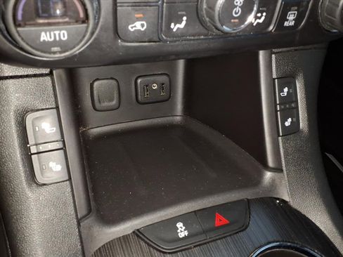 Used 2018 GMC Acadia SLT image 20