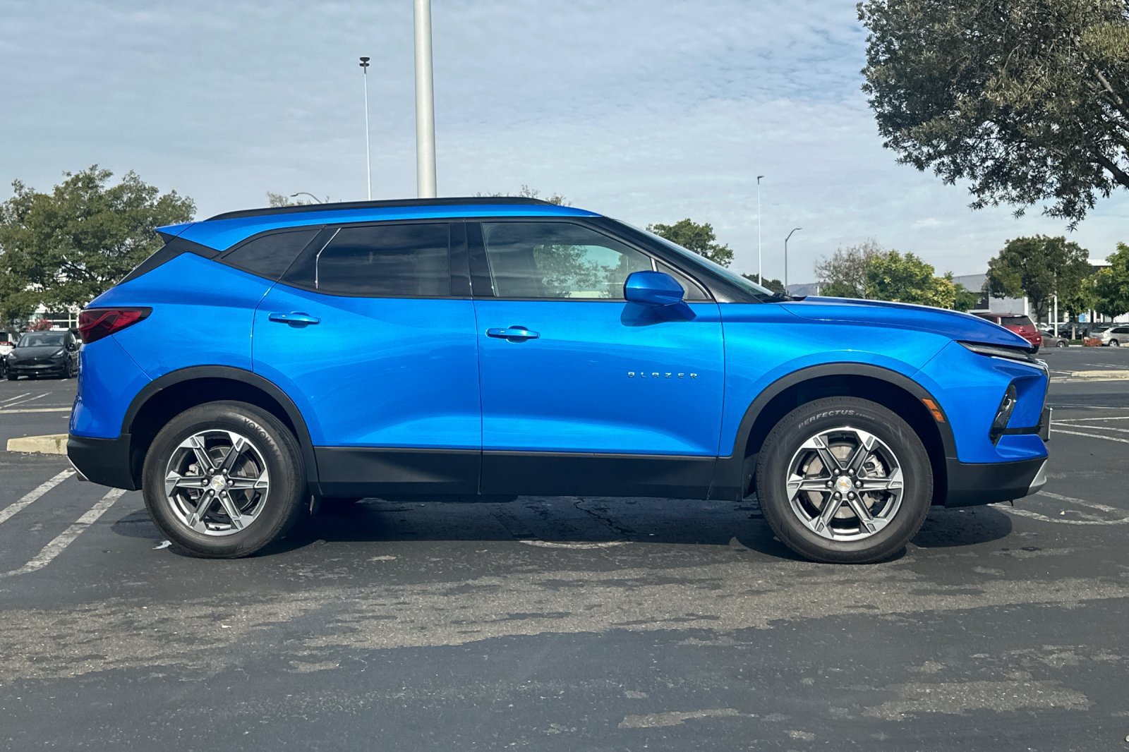 Used 2024 Chevrolet Blazer LT w/ Convenience Package FWD image 3