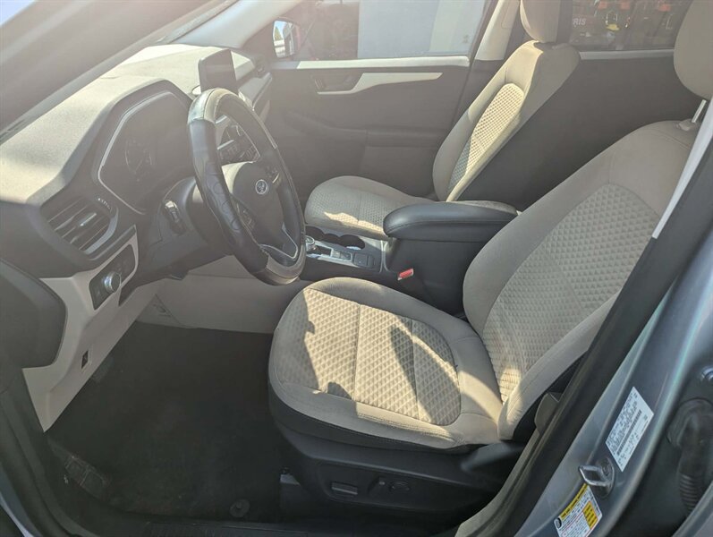 Used 2022 Ford Escape SE AWD/4WD image 16