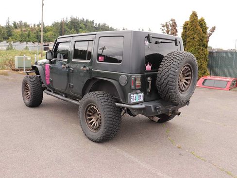 Used 2010 Jeep Wrangler Unlimited Rubicon w/ Dual Top Group AWD/4WD image 7