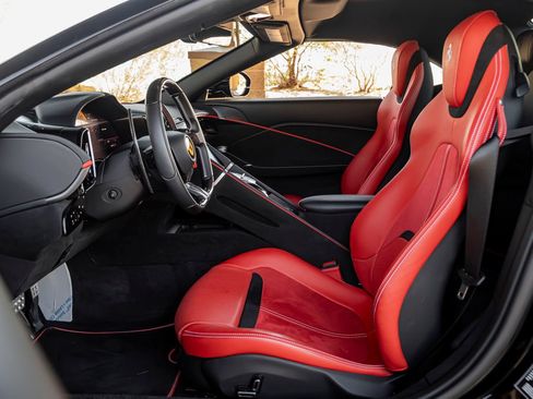 Used 2024 Ferrari Roma Spider RWD image 17