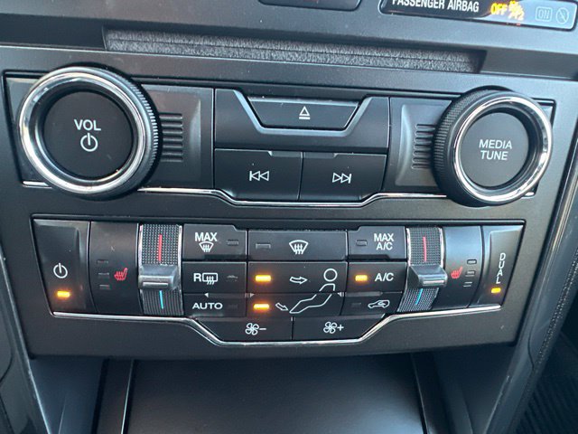 Used 2018 Ford Explorer XLT w/ XLT Appearance Package AWD/4WD image 38