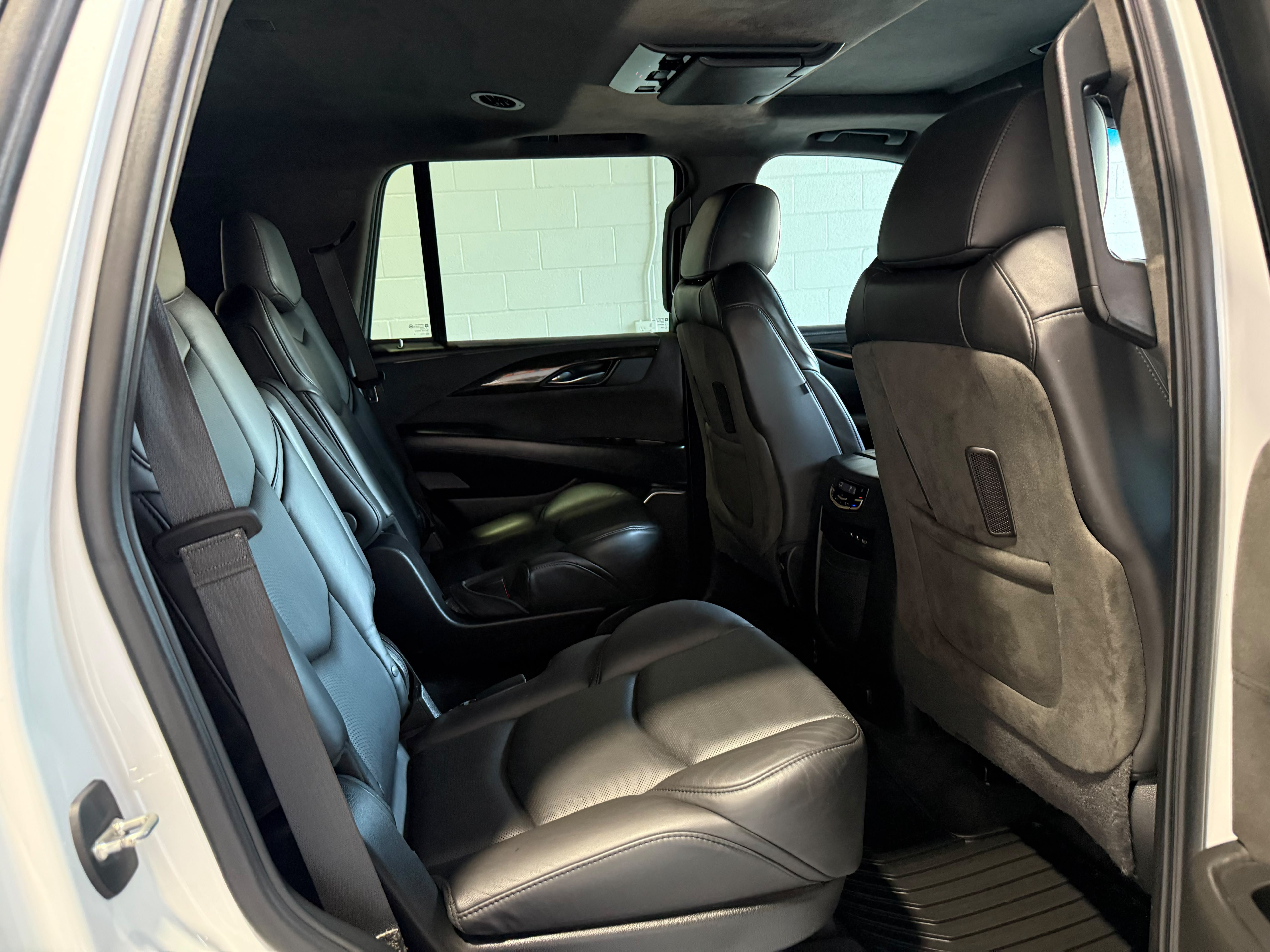 Used 2020 Cadillac Escalade Platinum AWD/4WD image 14