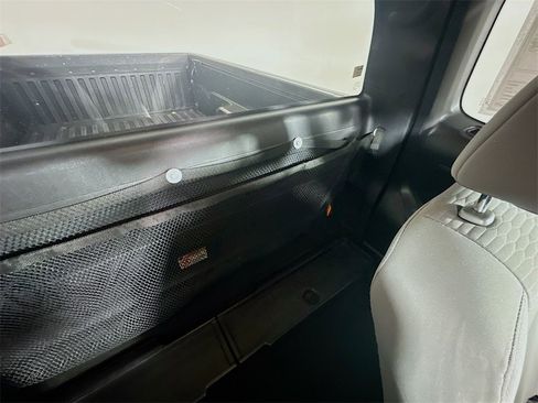 Used 2019 Toyota Tacoma SR image 14