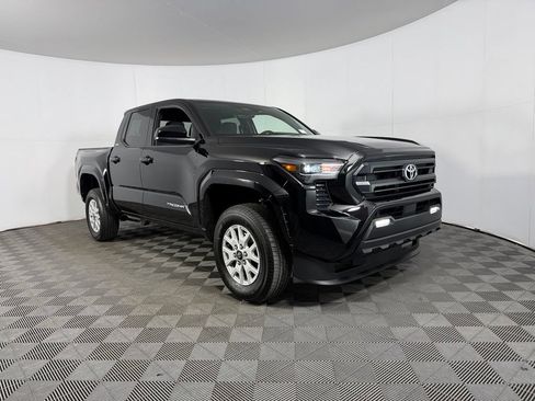 Used 2026 Toyota Tacoma SR5 AWD/4WD image 4