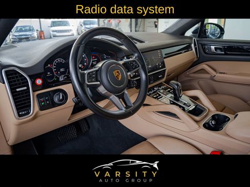 Used 2022 Porsche Cayenne Coupe w/ Premium Package image 9