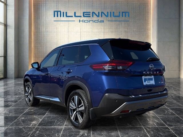 Used 2023 Nissan Rogue SL AWD/4WD image 3