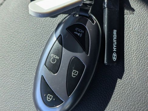 Certified 2025 Hyundai Tucson Limited image 38