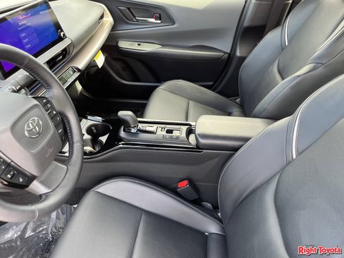 Certified 2026 Toyota Prius XLE FWD image 21