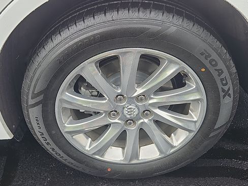 Used 2020 Buick Envision Essence FWD image 29