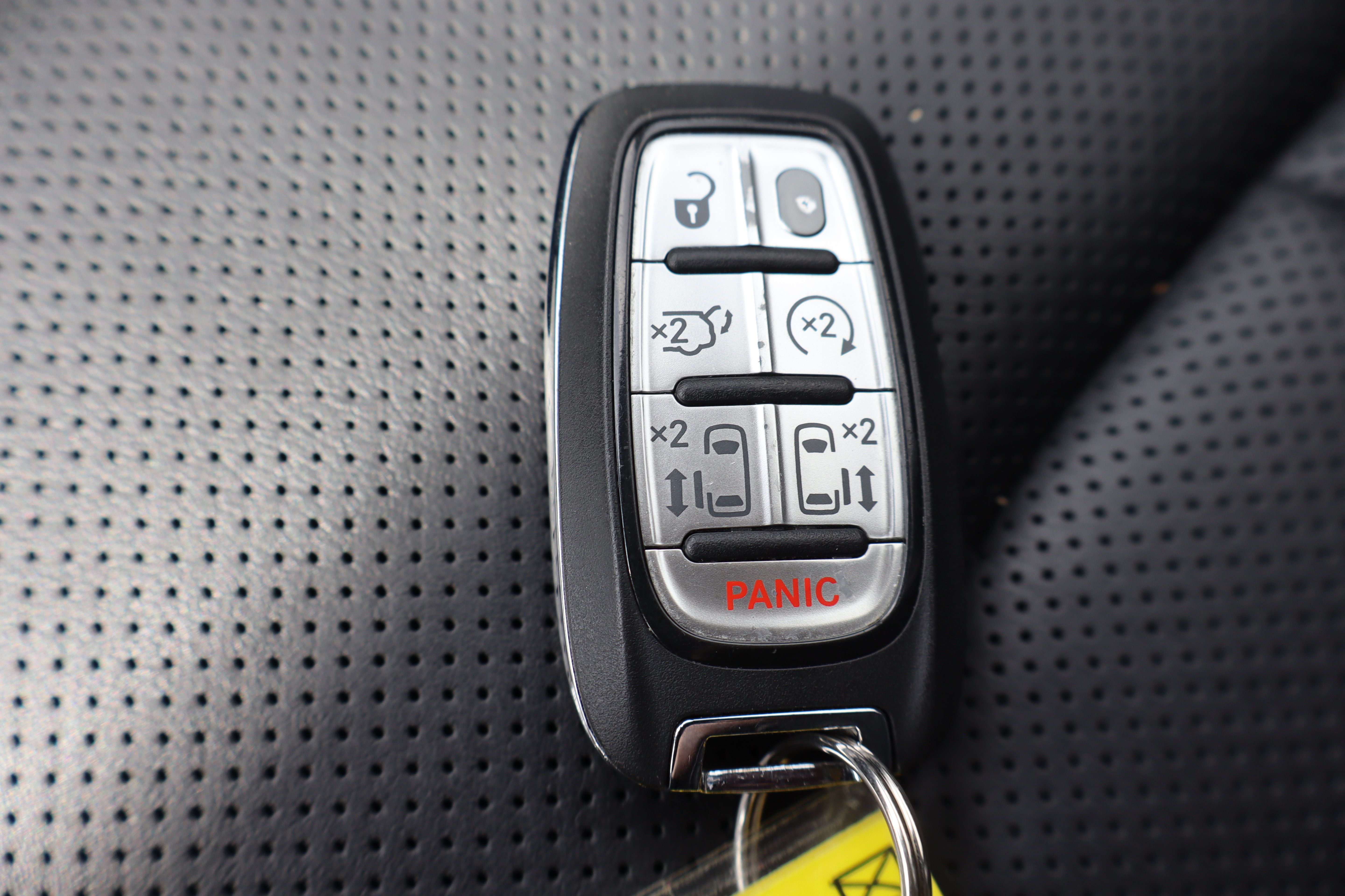 Used 2026 Chrysler Pacifica Limited FWD image 37