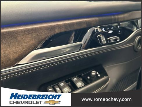Used 2022 Jeep Grand Wagoneer Series II w/ Flexible Seating Group AWD/4WD image 11