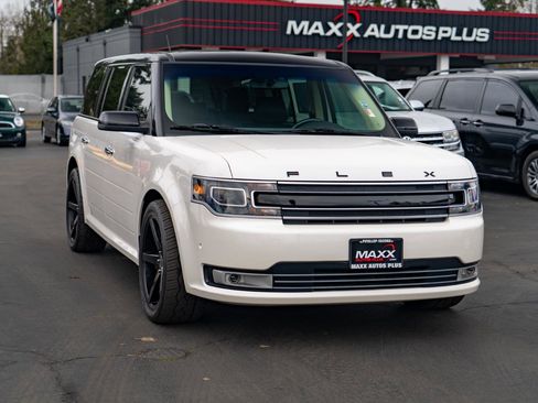Used 2019 Ford Flex Limited w/ Equipment Group 303A AWD/4WD image 2