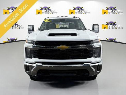 Used 2024 Chevrolet Silverado 3500 LT w/ True North Edition AWD/4WD image 2