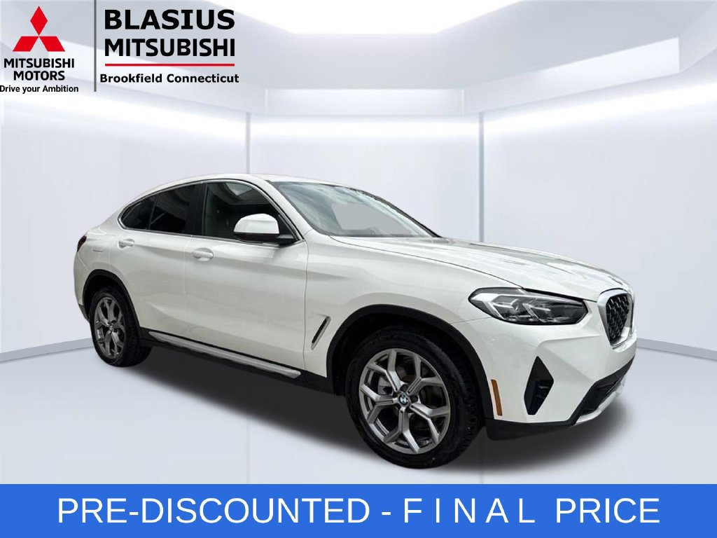 Used 2025 BMW X4 xDrive30i AWD/4WD image 14