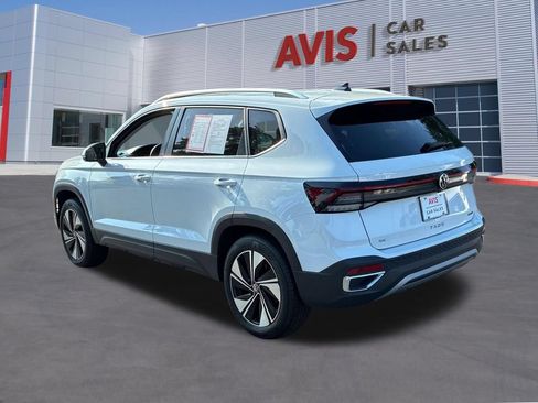 Used 2025 Volkswagen Taos SE AWD/4WD image 9