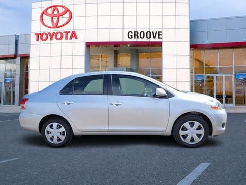 Used 2007 Toyota Yaris Sedan w/ Convenience Pkg FWD image 7