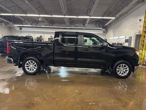 Used 2024 Chevrolet Silverado 1500 LT AWD/4WD image 7