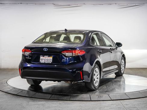 Certified 2025 Toyota Corolla LE FWD image 4