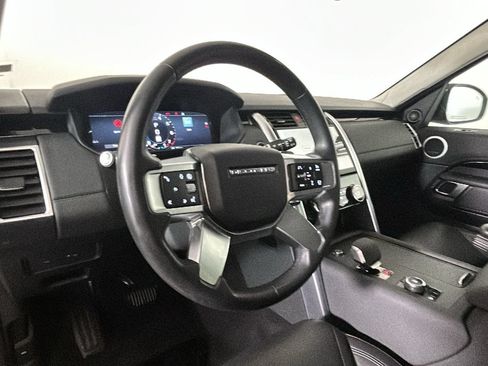 Used 2024 Land Rover Discovery S AWD/4WD image 14