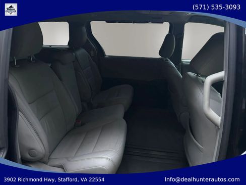 Used 2016 Toyota Sienna XLE Premium FWD image 18