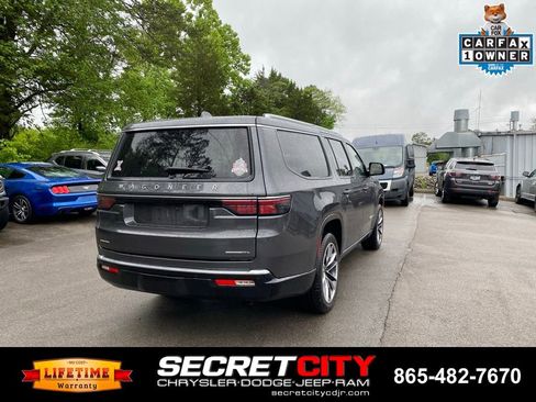 Used 2023 Jeep Wagoneer L Series III w/ Premium Group I AWD/4WD image 5