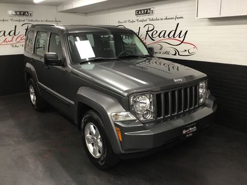 Used 2012 Jeep Liberty Sport image 2