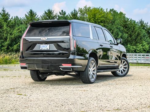 Used 2023 Cadillac Escalade ESV Premium Luxury AWD/4WD image 9