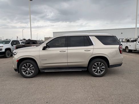 Used 2022 Chevrolet Tahoe LT w/ Luxury Package AWD/4WD image 2