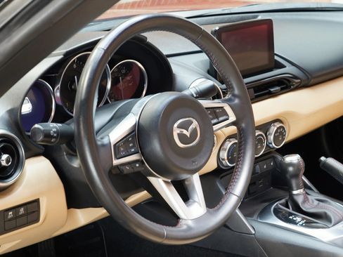 Used 2019 MAZDA MX-5 Miata Grand Touring RWD image 45