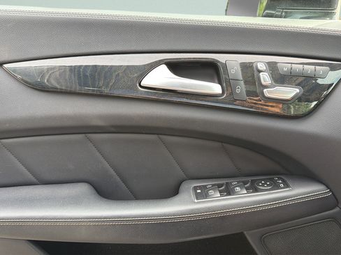 Used 2016 Mercedes-Benz CLS 550 4MATIC image 24