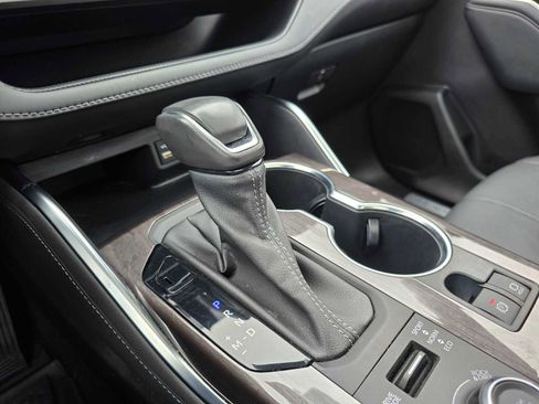 Used 2022 Toyota Highlander Limited image 43