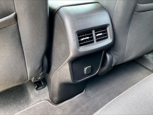 Used 2018 Chevrolet Equinox LT FWD image 33