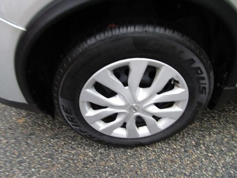 Used 2016 Nissan Rogue S image 11